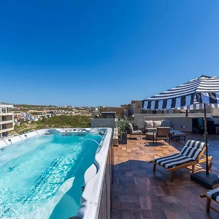Penthouse With Private Jacuzzi And 4 Bedrooms