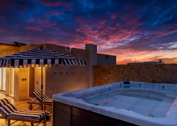 Penthouse With Private Jacuzzi And 4 Bedrooms *