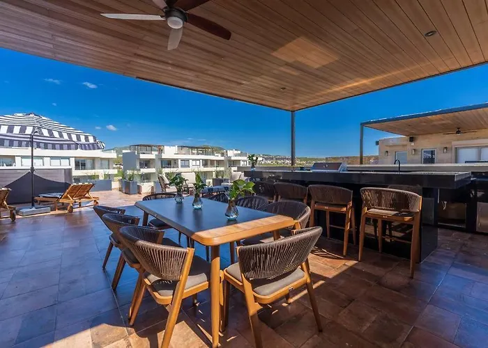 Penthouse With Private Jacuzzi And 4 Bedrooms Apartment *