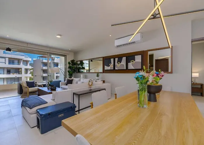 Penthouse With Private Jacuzzi And 4 Bedrooms *