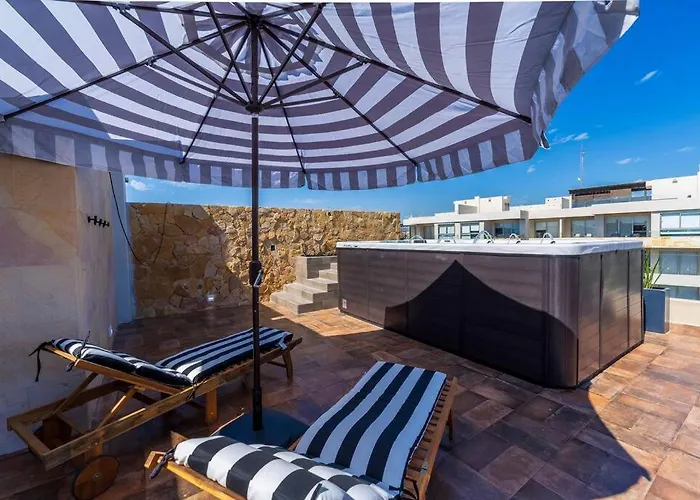 Penthouse With Private Jacuzzi And 4 Bedrooms